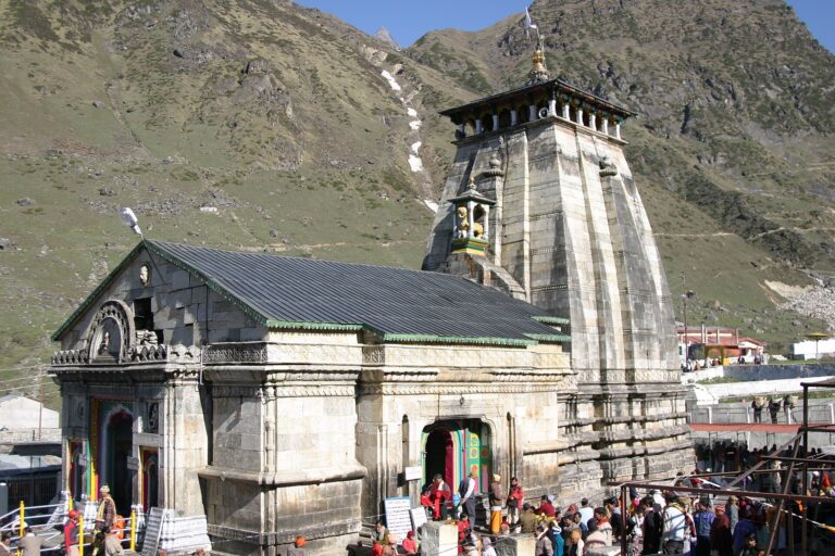 पृथ्वी में स्थित कुल कितने ज्योतिर्लिंग हैं? — 12 ज्योतिर्लिंग सूची